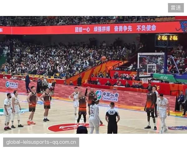 CBA球场上的绝杀瞬间：球员关键抛投得分的荣耀与技巧